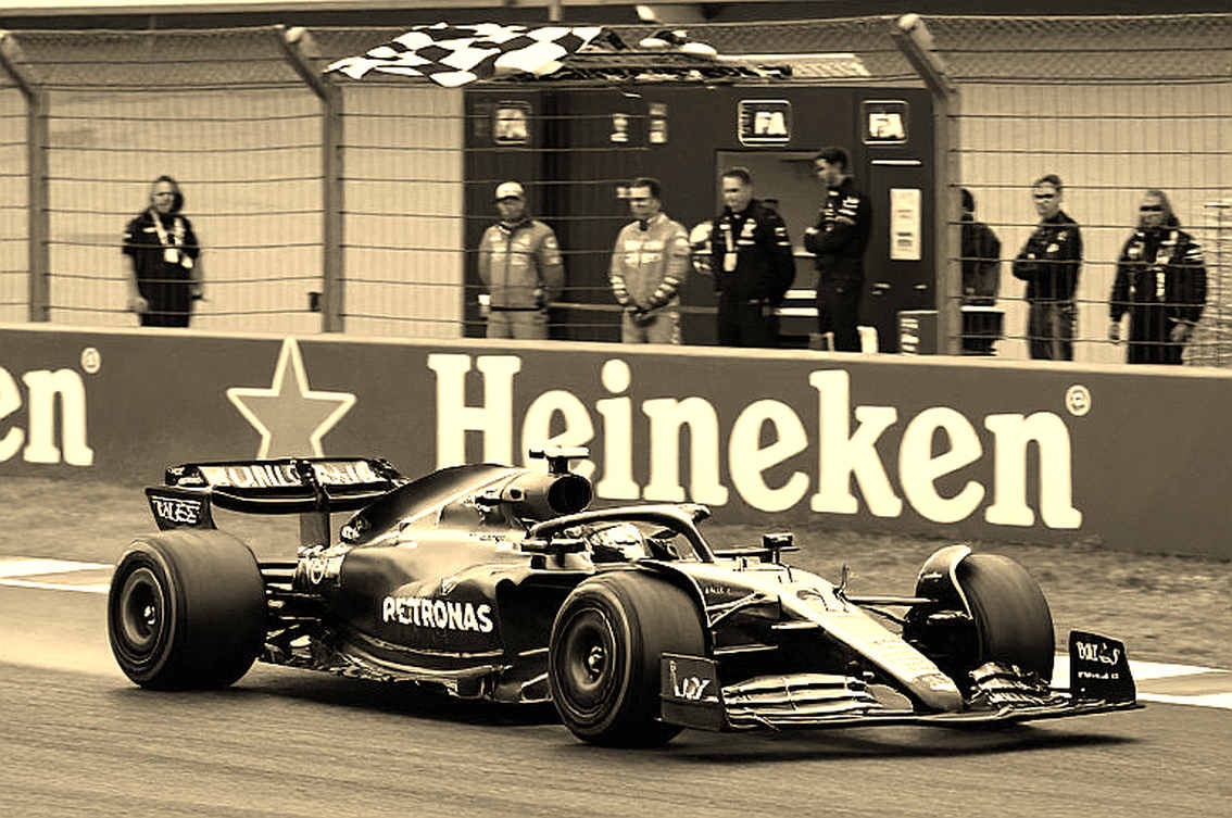 खाली ब्रीफ़ और भरे स्टैंड: भारत के F1 सपने का बही-खाता